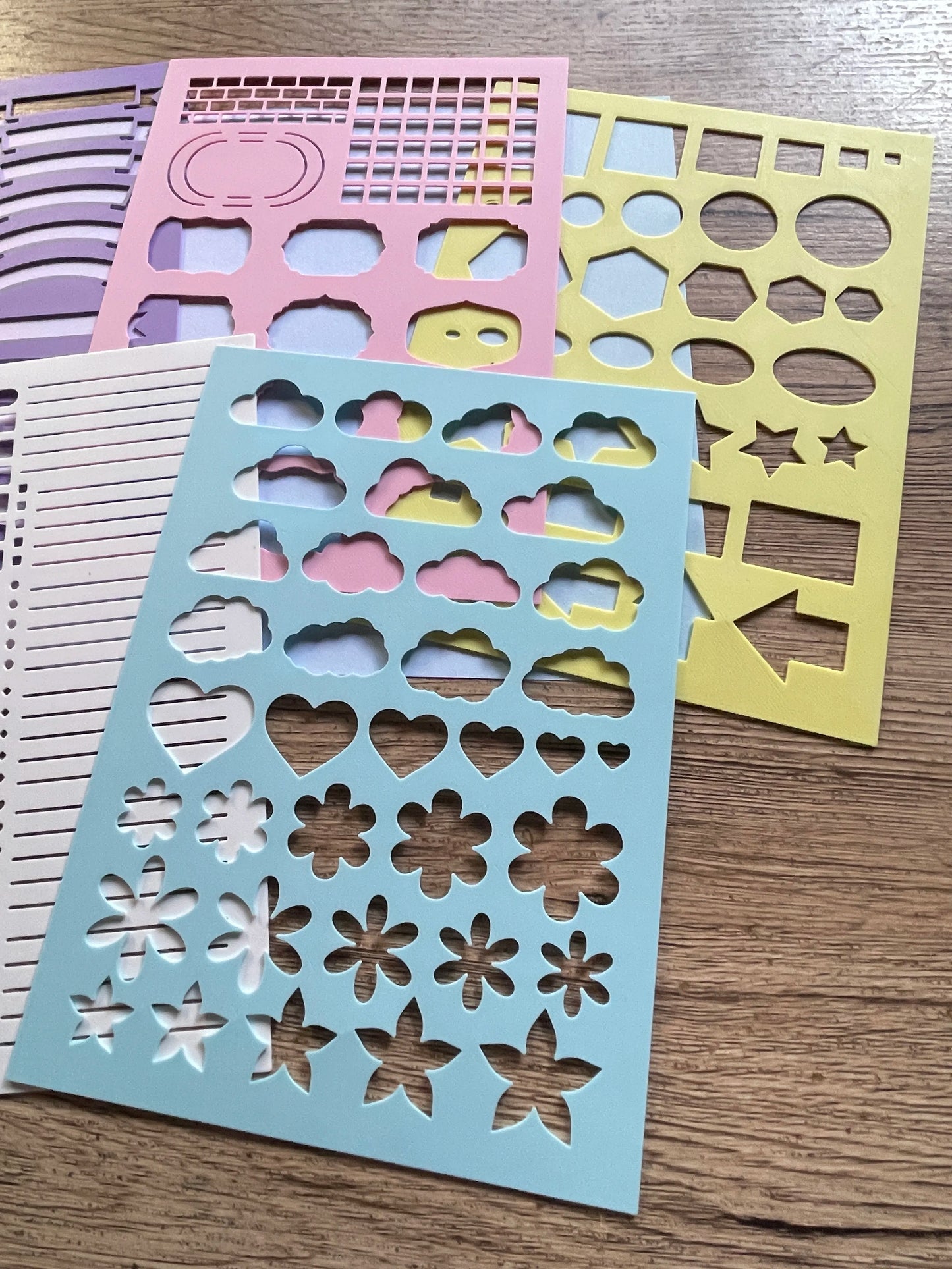 Pack de 5 Plantillas para Bullet Journal para crear calendarios, listas, títulos y diseños en agendas y cuadernos.