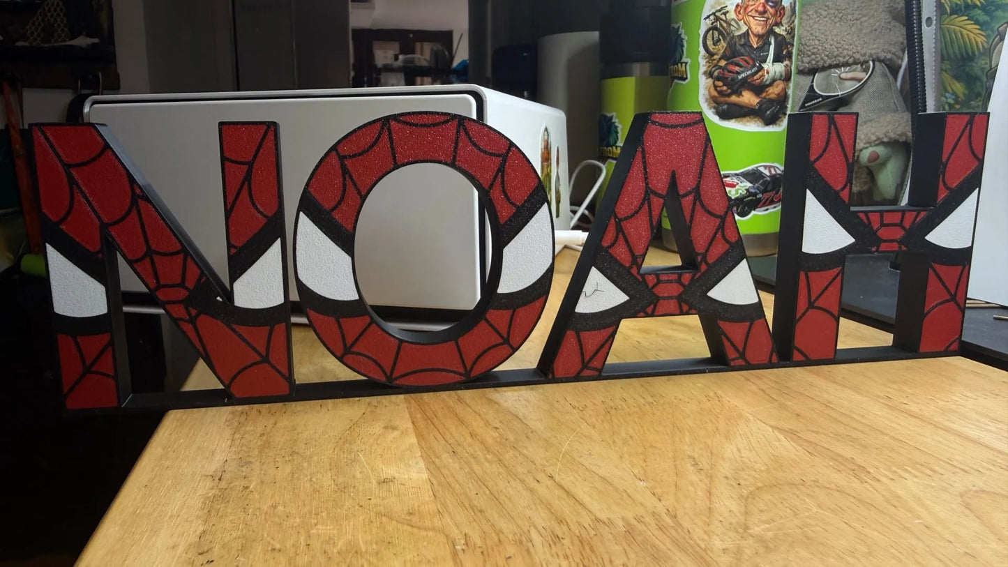 Letra Personalizada con Patrón Spider-Man