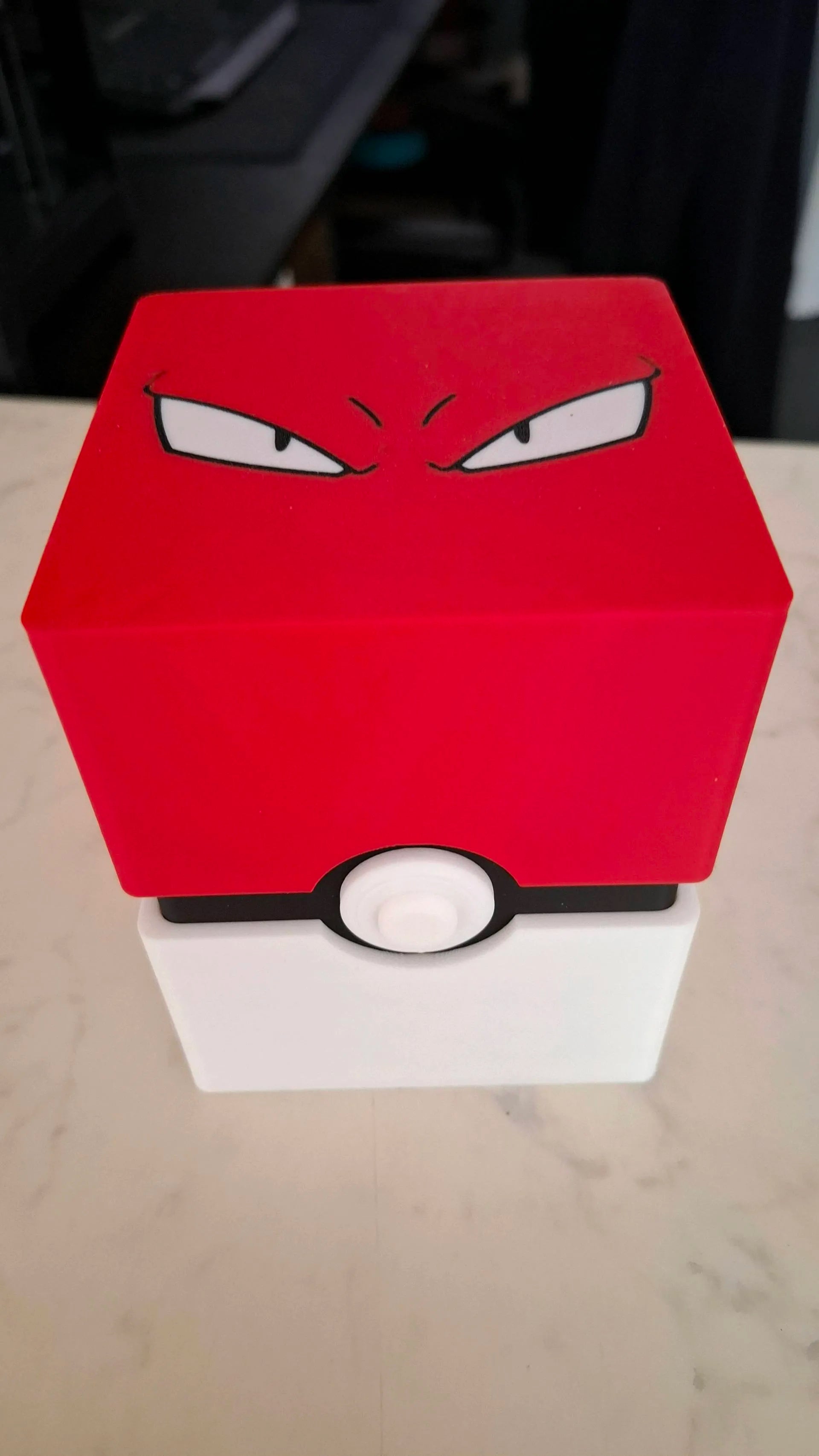 Caja para mazos de Pokémon Voltorb impresa en 3D para guardar y proteger cartas Pokémon