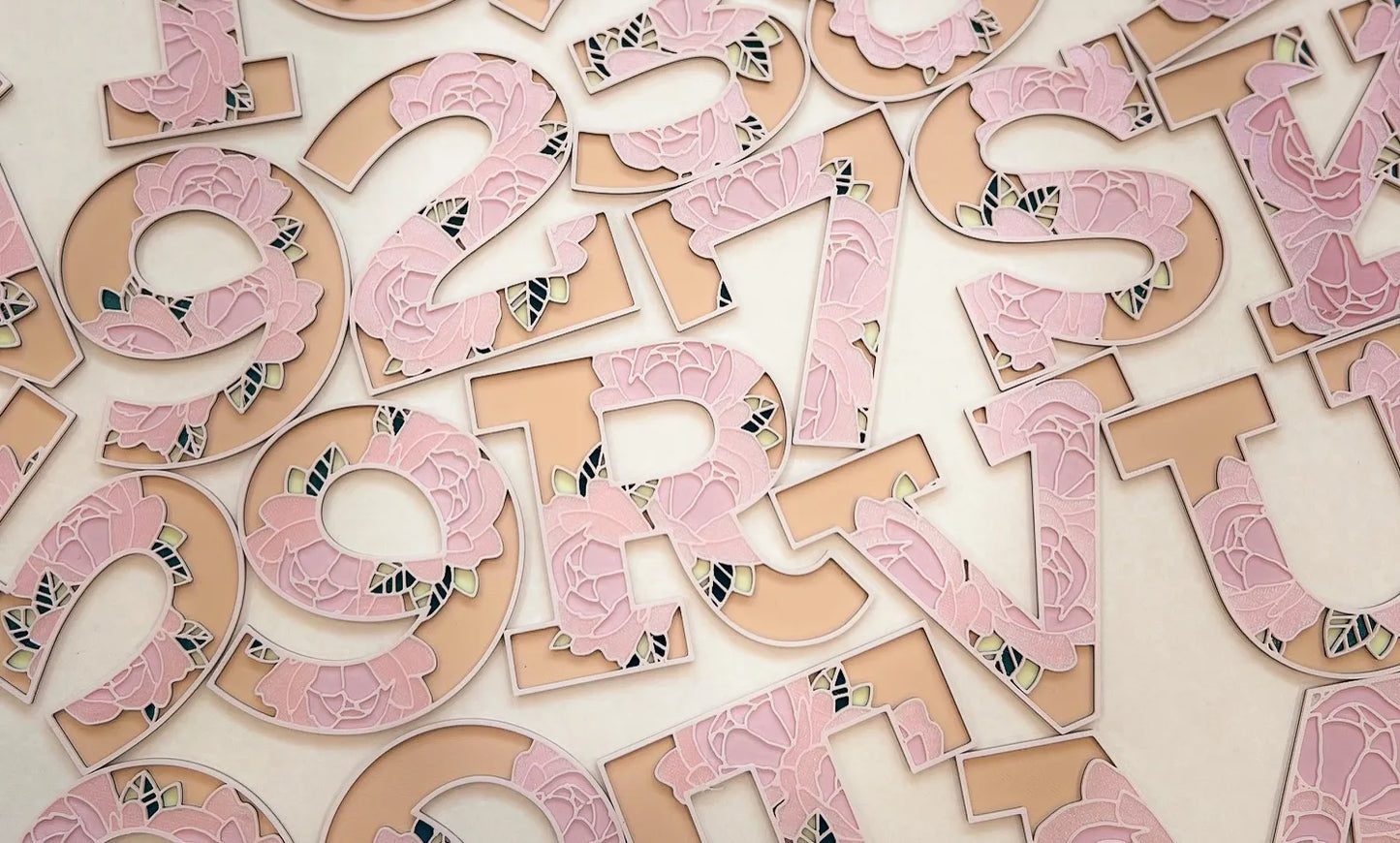 Letras y Números Personalizados Estilo Floral