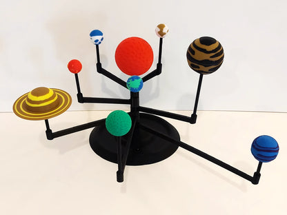 Maqueta del Sistema Solar impresa en 3D con los planetas para actividades educativas y aprendizaje de astronomía.