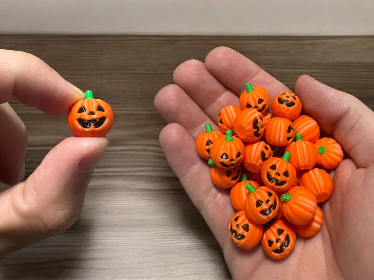 Mini Calabazas Decorativas Halloween impresas en 3D para decoración otoñal, centros de mesa y ambientes temáticos.