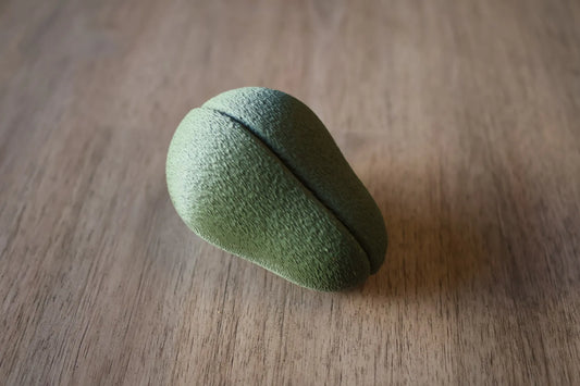 Aguacate Magnético Cortable impreso en 3D con piezas magnéticas para cocinitas infantiles y juegos de cocina.