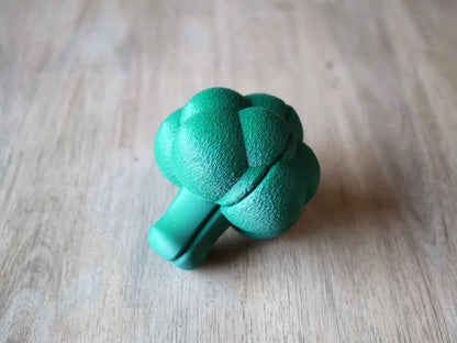 Brócoli Magnético Cortable impreso en 3D con piezas magnéticas para cocinitas infantiles y juegos de cocina.