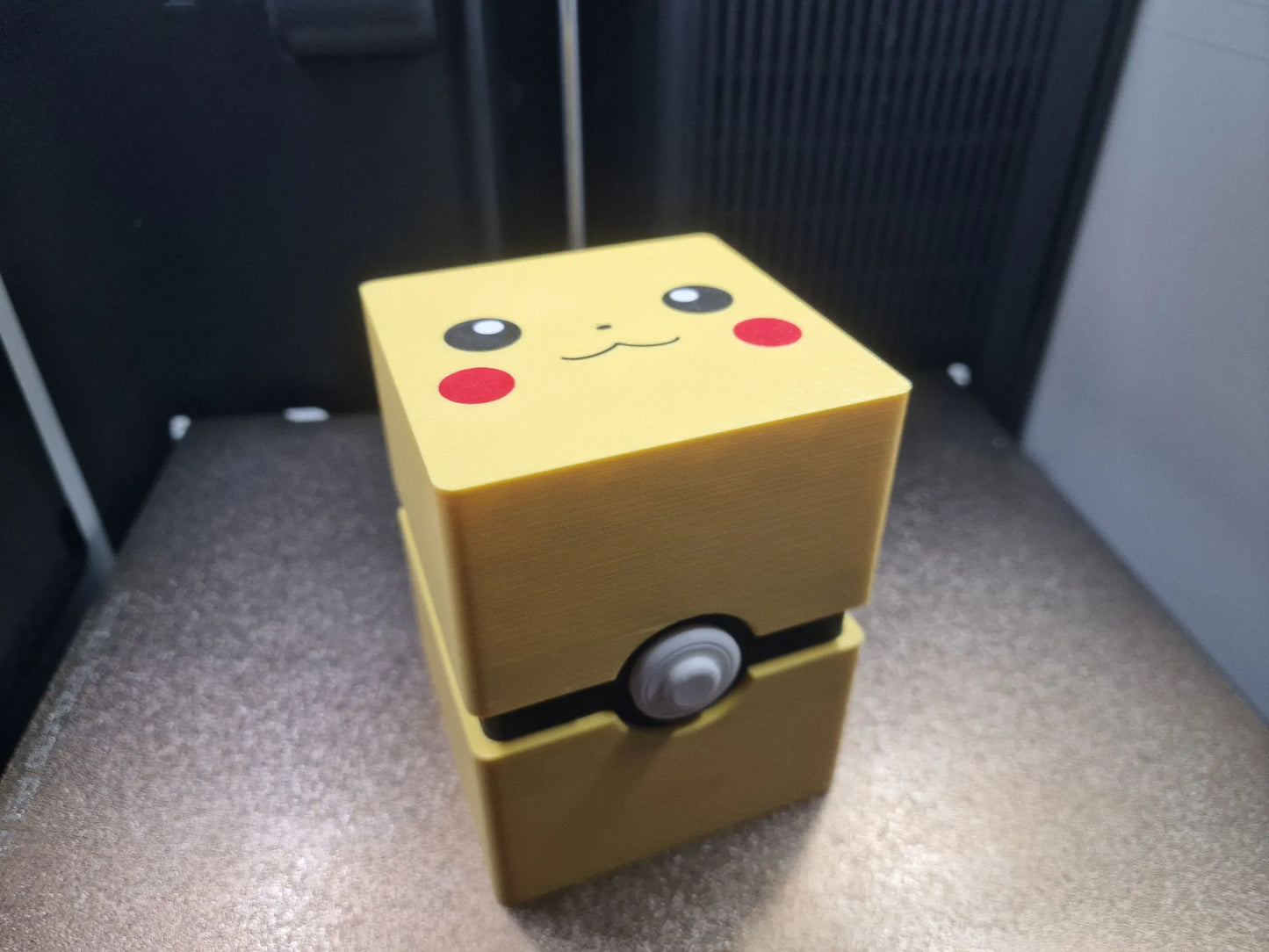 Caja para mazos de Pokémon Pikachu impresa en 3D para guardar y proteger cartas Pokémon