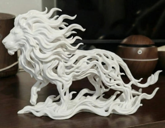 Figura León Etéreo Voronoi con diseño geométrico decorativo, ideal para estanterías, escritorios y salones.
