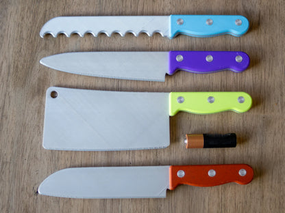 Set de 4 Cuchillos de Juguete para Cocina impresos en 3D para cocinitas infantiles y juegos de rol educativos.