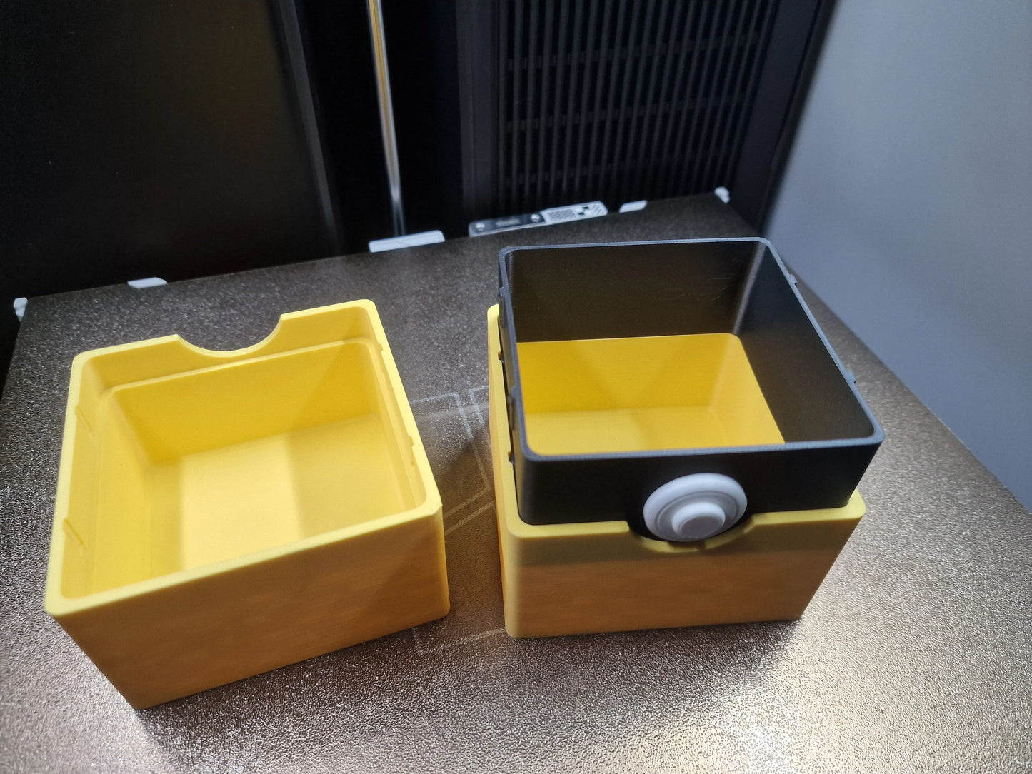 Caja para mazos de Pokémon Pikachu impresa en 3D para guardar y proteger cartas Pokémon