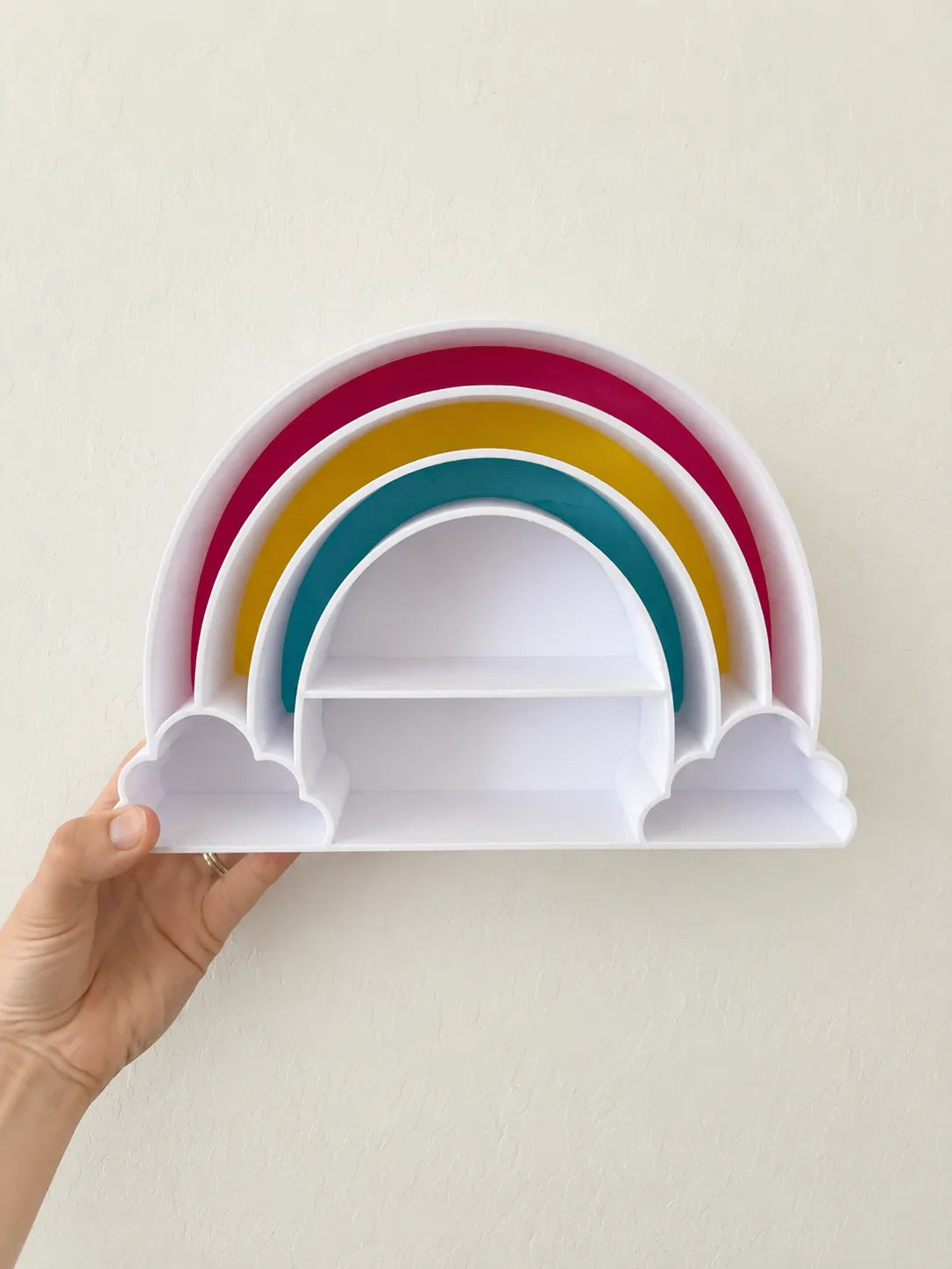 Estantería Arcoíris con Nubes Infantil para decorar habitaciones infantiles y exponer juguetes, libros o figuras.